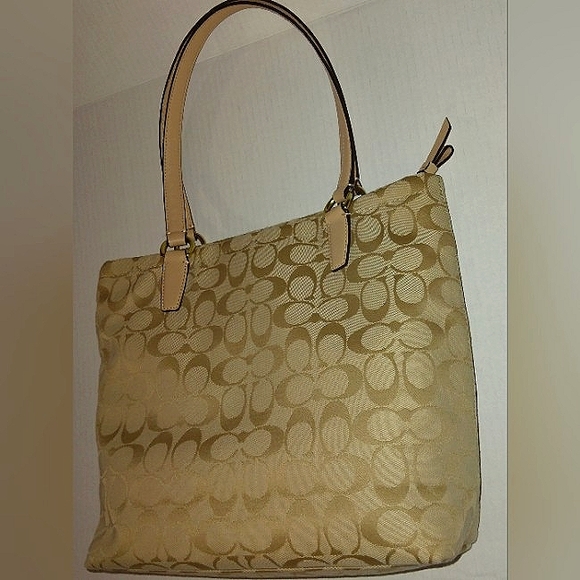 ☆Brand New☆Beautiful COACH Signature Stripe 12CM Emerald Zip Top Tote☆ - Picture 16 of 16